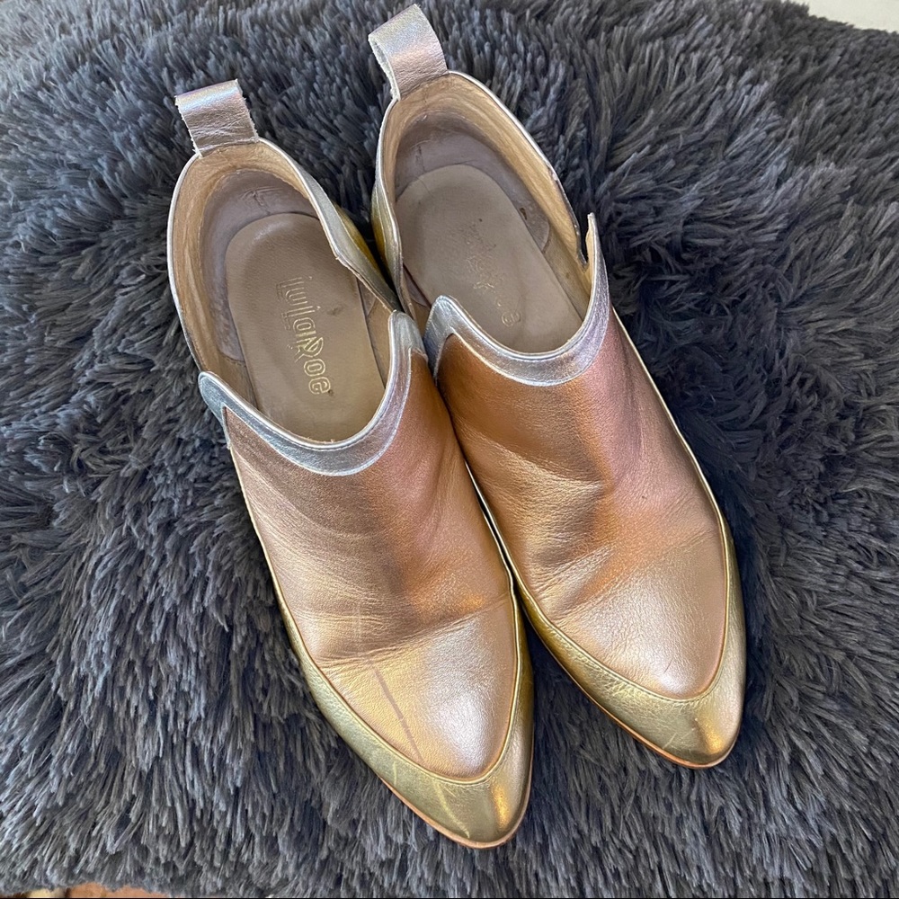 Lularoe LAURA 8.5B Metallic Gold Ankle Boots